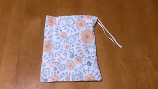 100均の手ぬぐいを手縫いでリメイク!30分でコップ袋を作った話